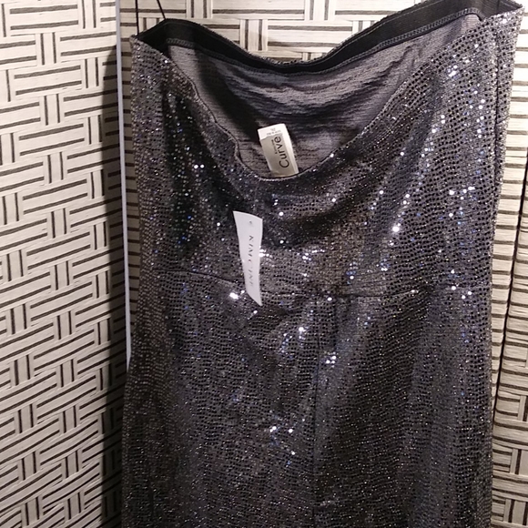 NWT sparkled  silver romper, Plus Size - Picture 5 of 7
